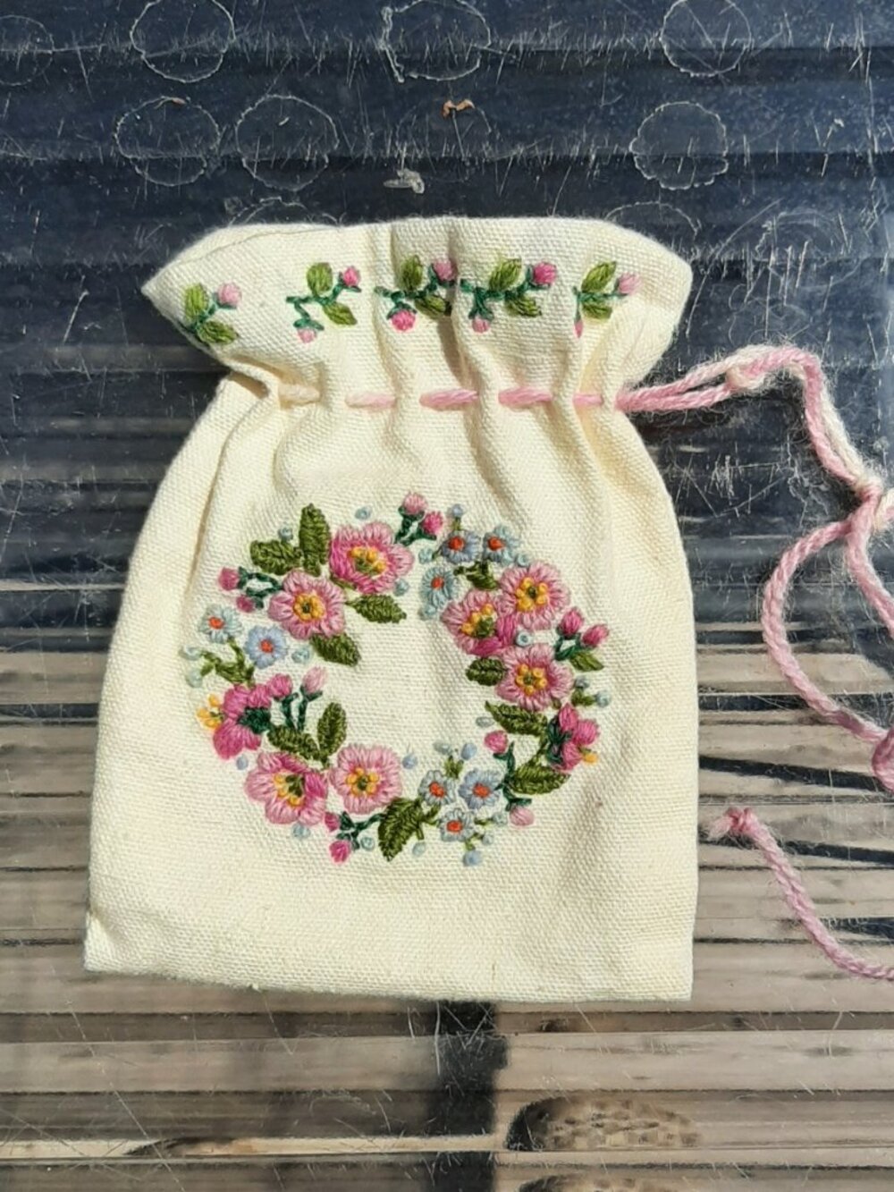 Hand Embroidered Gift Bag Sack 4.5" x 6" Flowers